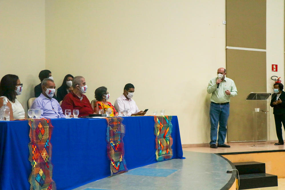 Momento de fala do reitor da ufal, Josealdo Tonholo.