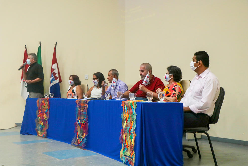 Professor Jailton Lira fez parte da mesa da cerimônia.