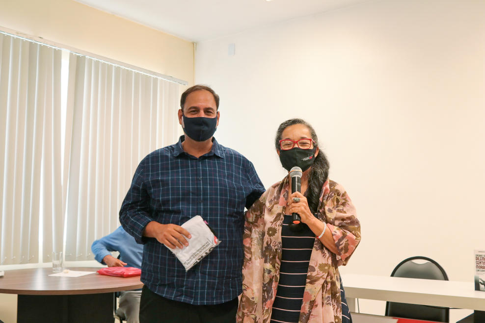 Professor Anderson de Alencar Menezes e a professora Sandra Lira.