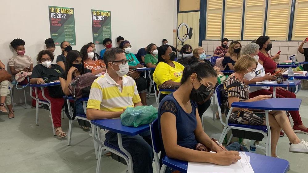 Em Maceió, ato unificado aconteceu na Escola Estadual Professor Afrânio Lages, no Cepa. Foto: Vanessa Ataíde/Ascom Adufal