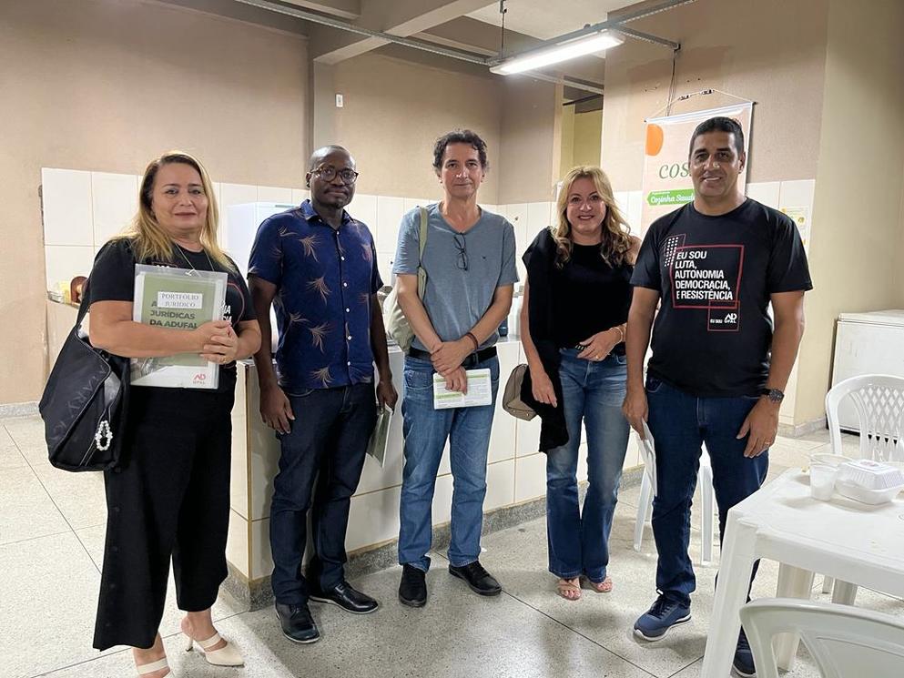 Comitiva da Adufal tamb&eacute;m visitou a unidade de Delmiro Gouveia no hor&aacute;rio noturno.