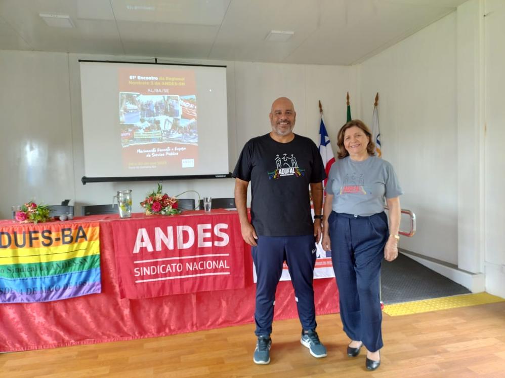 Professor Fl&aacute;vio Dantas e professora Irailde Correia.