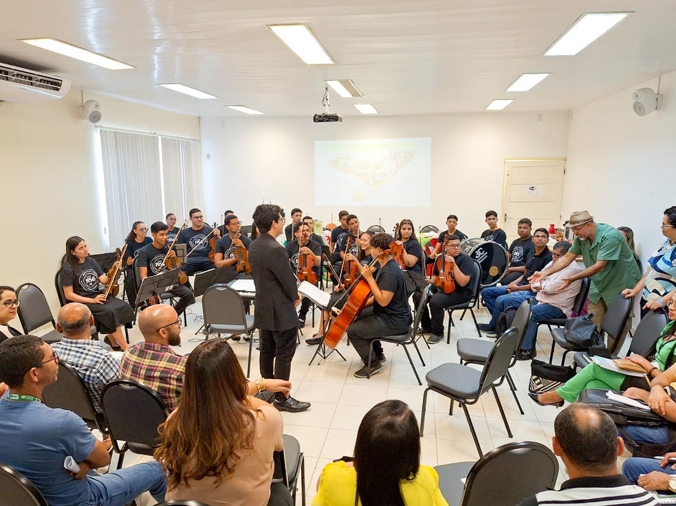 Apresentação da Orquestra da Escola Professor Castro Lima - Cooperativa Pindorama.