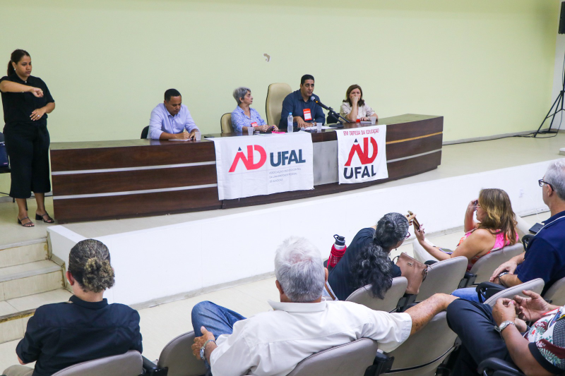 Assembleia em Maceió foi realizada no auditório Vera Rocha. Foto: Karina Dantas/Ascom Adufal