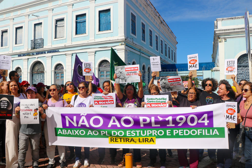 O ato público contra o Projeto de Lei (PL) 1.904/24 ocorreu no dia 18 de junho, em Maceió. Foto: Vanessa Ataíde/Ascom Adufal