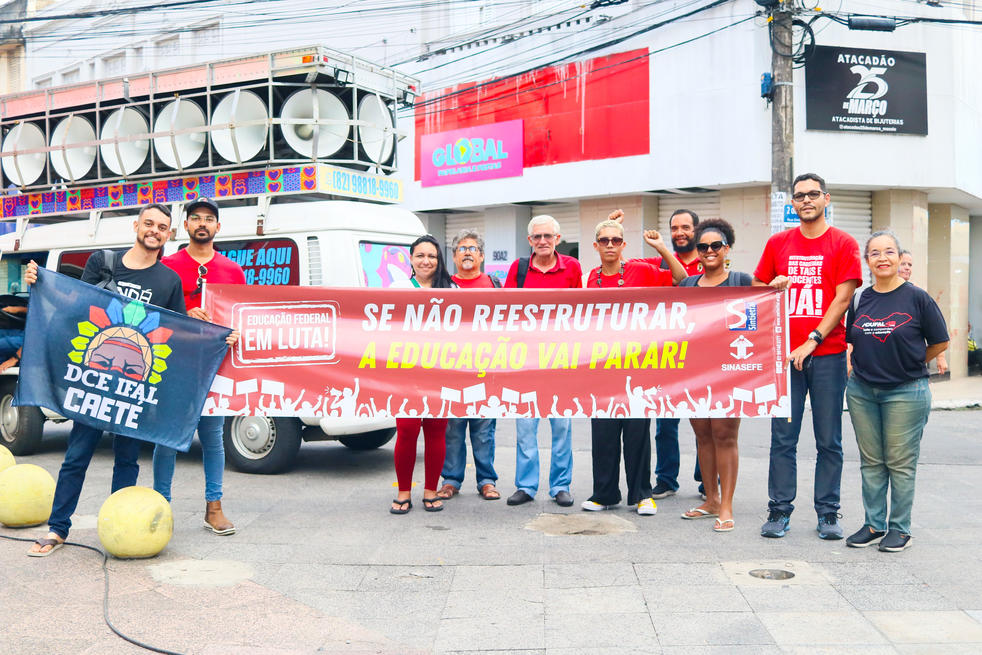 O Dia Nacional de Luta dos Servidores Públicos Federais (SPFs) ocorreu no dia 28 de fevereiro, no Centro de Maceió. Foto: Karina Dantas/Ascom Adufal