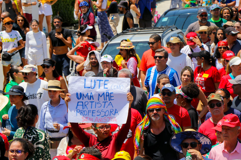 Em Maceió, ato público ocorreu na manhã do domingo (21), na praia de Pajuçara