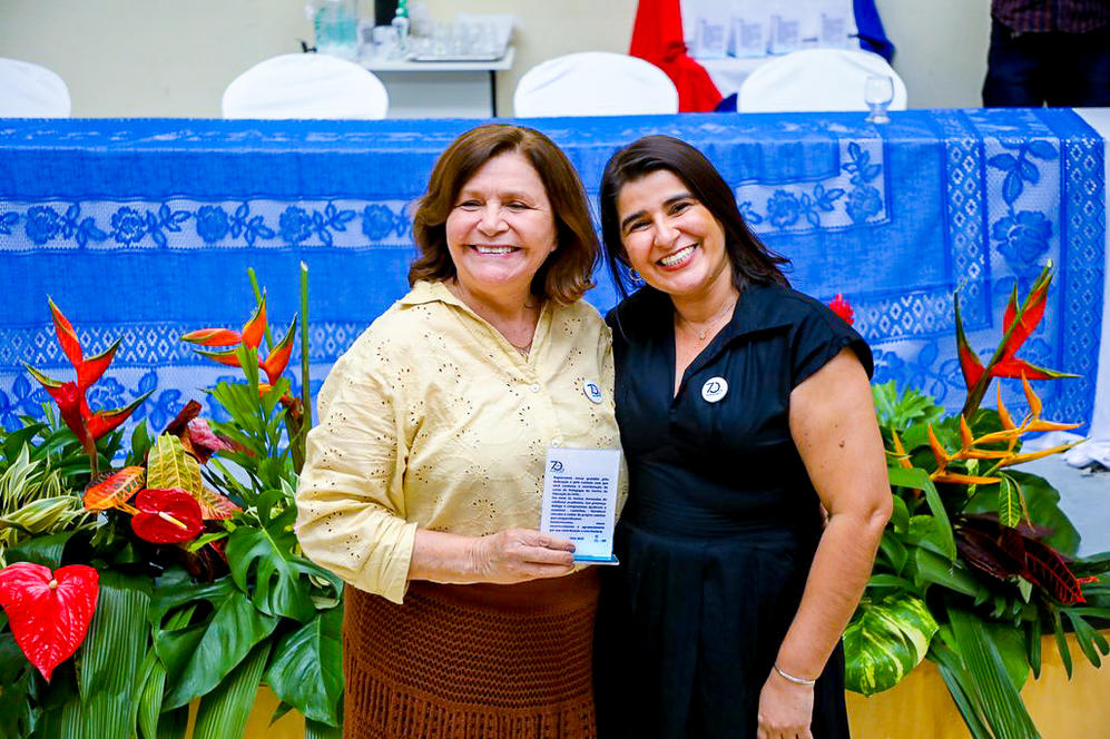 À esquerda está a professora Irailde Correia, tesoureira da Adufal e ex-coordenadora do curso de Pedagogia da Ufal. Foto: Renner Boldrino/Ascom Ufal