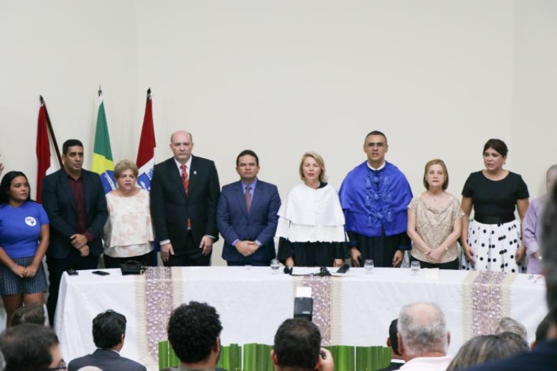 Presidente da Adufal, Jailton Lira, participou da composição da mesa na solenidade.