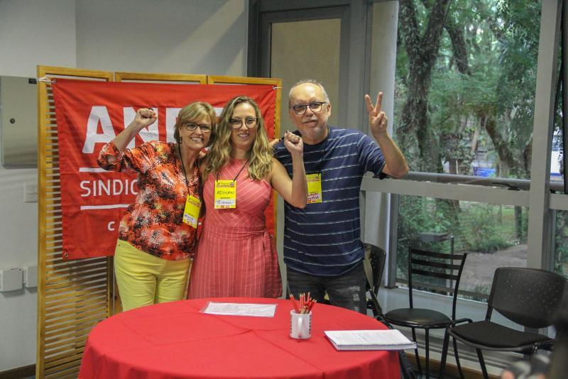 Da esquerda para a direita: Maria Regina &Aacute;vila (Se&ccedil;&atilde;o Sindical do ANDES-SN na UFSC), Riv&acirc;nia Moura (ADFURRN / ADUERN), Amauri Fragoso (ADUFCG)