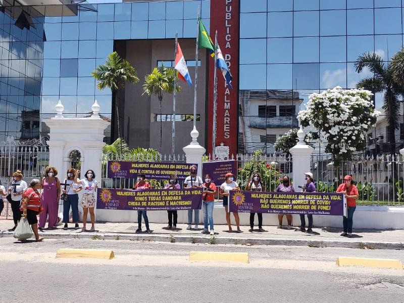 Frente realizou protestos em diversos pontos da cidade, entre eles, em frente ao Palácio do Governo.
